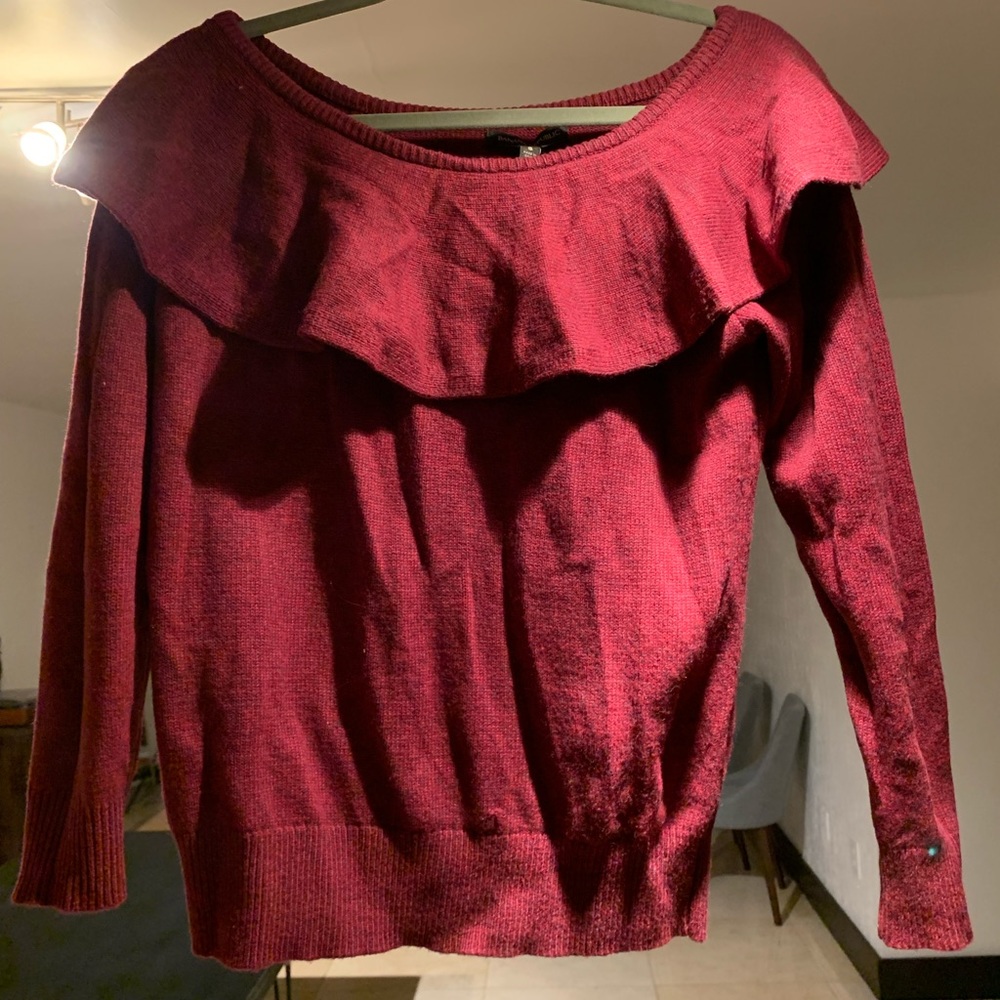 New with tags. Beautiful and original Banana Republic sweater.